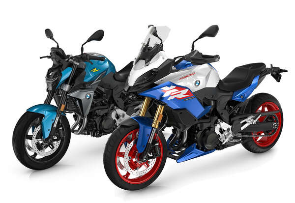 BMW、新型『F 900 R』と『F 900 XR』を発売…排気量拡大でパワーアップ