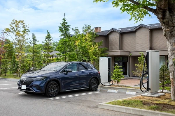 軽井沢エリアに最大150kWのEV急速充電拠点、パワーエックスが初開設