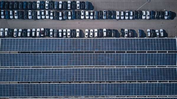 BMWグループ、自社工場に14MWpの太陽光発電システム導入…2025年から電力供給へ