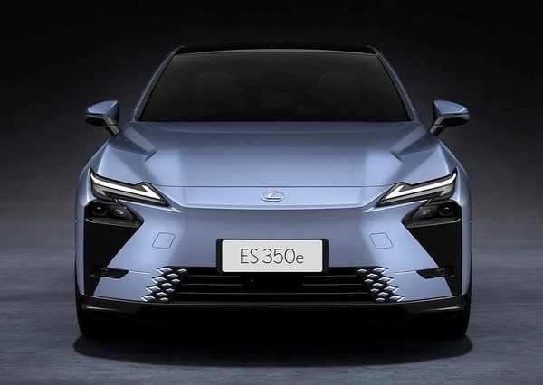 レクサス『ES』新型、高精細ADBヘッドランプ国内初採用…小糸製作所が開発