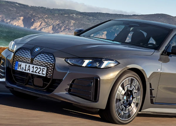 BMW『i4』、SiC半導体採用で航続22km延長…601馬力の「M60」も登場へ