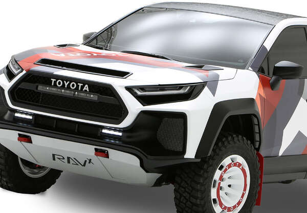 トヨタ、次期 RAV4 の可能性を探る「RAV-X」発表！ 開発のヒントはラリー車にあり…SEMAショー2024