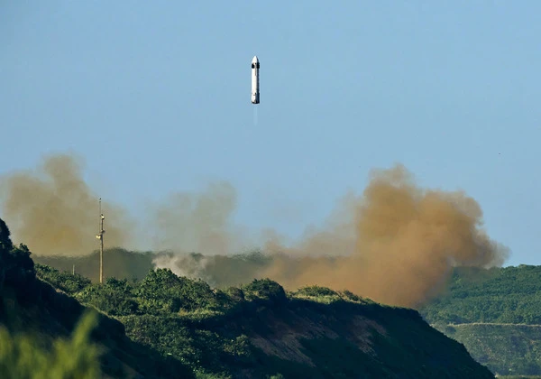 ホンダが初の再使用型ロケット実験に成功、高度270mまで上昇して着陸…2029年に宇宙めざす