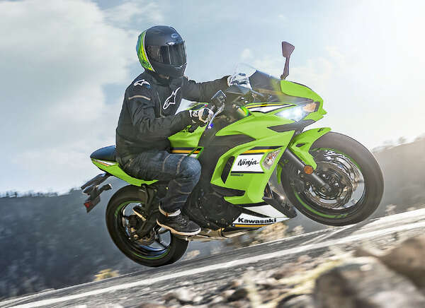 懐の広さがウリ、カワサキ『Ninja 650』2025年モデル発売へ　価格は106万7000円