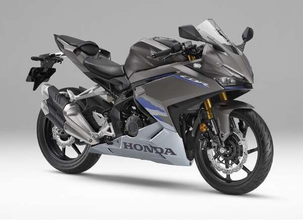 個性が際立つ3色を新設定！ホンダの軽二輪スーパースポーツ『CBR250RR』、90万2000円から