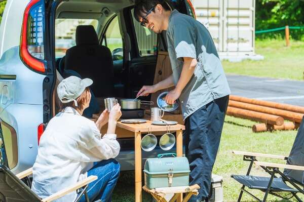 トヨタ『シエンタ』対応の「車中泊キット」一般販売開始