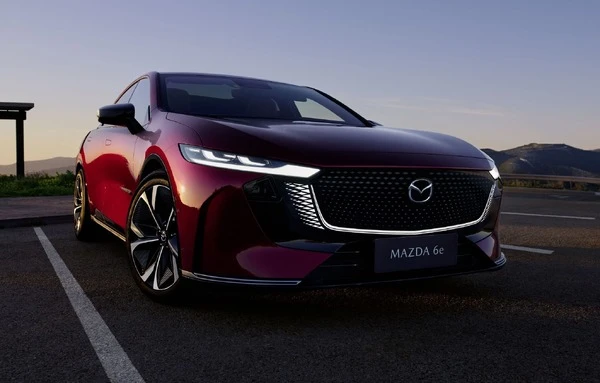 新型EV『マツダ6e』、欧州で今夏発売へ...日本のおもてなしを体現
