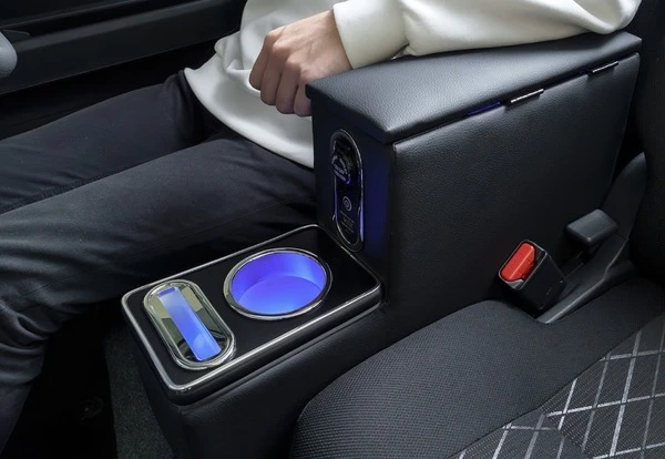 5秒で設置完了、『アトレー/ハイゼットカーゴ』系列専用「LEDコンソールボックス」登場
