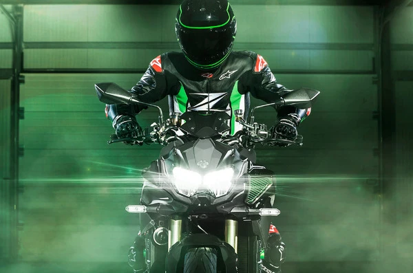 カワサキのスーパーチャージャーバイク『Z H2 SE』が新カラーに、アプリ連携で音声＆ナビにも対応