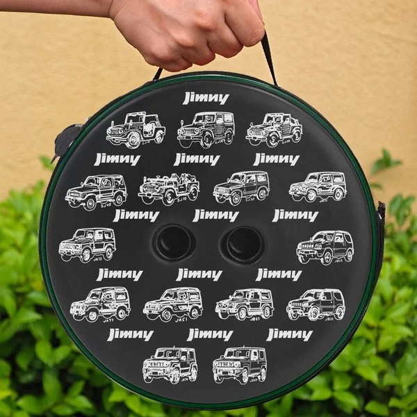 歴代『ジムニー』柄の折りたたみスツール、Amazonで販売開始