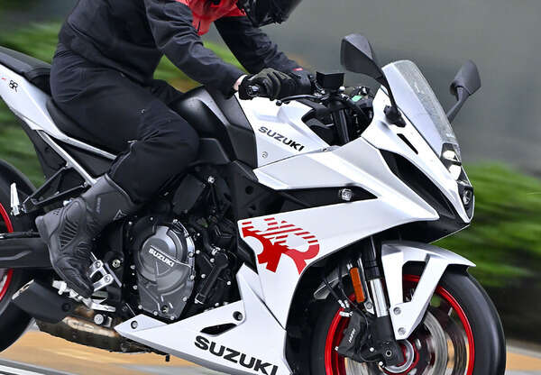 【スズキ GSX-8R 試乗】よくもまぁ、これだけ高次元でまとめたものだ…伊丹孝裕