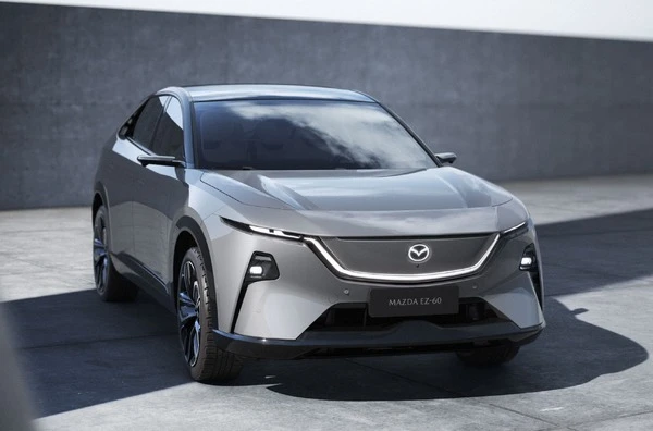 マツダの新型SUV『EZ-60』詳細を発表、航続600kmのEVとPHEV設定…上海モーターショー2025