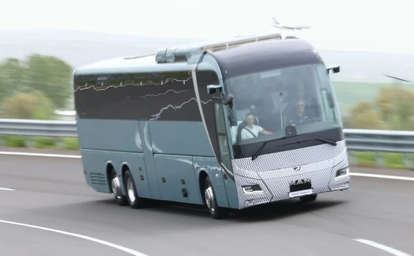 欧州初の長距離EVバスは航続650km、独MANがプロトタイプ公開