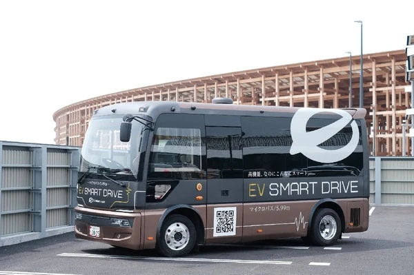 国内初のEVマイクロバス、「大阪・関西万博2025」国賓輸送車両として運行