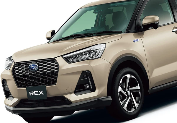 「燃費28km/Lって、凄い！」スバルの小型SUV『レックス』にHV登場、中身がダイハツ車であることに驚きの声も