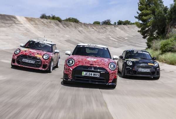 MINI「JCW」新型、今秋デビューへ…EVと内燃エンジンを設定