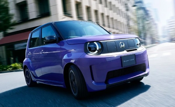 「ヤンチャEV」「欲しいぃぃ」ホンダの小型EV『スーパーワン』発売にSNS興奮！約340万円の価格に「安すぎる」の声も