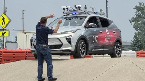 ダイナミックマッププラットフォーム、米国自動運転コンテストに参加、次世代エンジニアの育成を支援