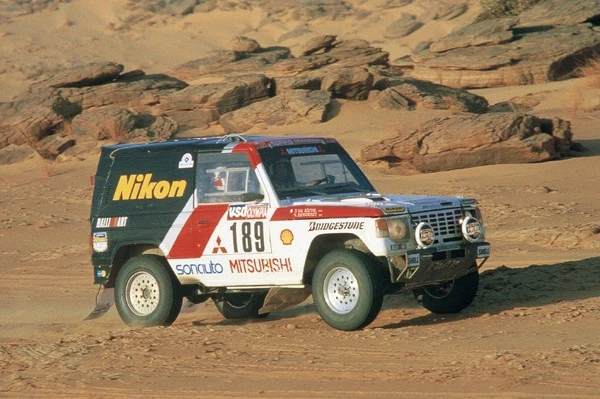 三菱自動車の株価が後場急落…中長期ビジョン発表も市場は借入れ増、増資を警戒