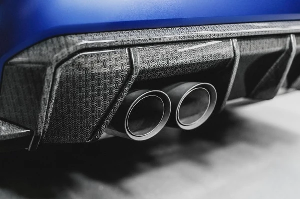 BMW、カーボン素材を天然繊維複合素材に置き換え、量産車に採用へ