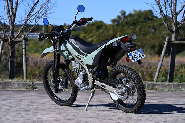 ［15秒でわかる］カワサキ『KLX230シェルパ』…ついに発売、幅広いライディングシーンに対応