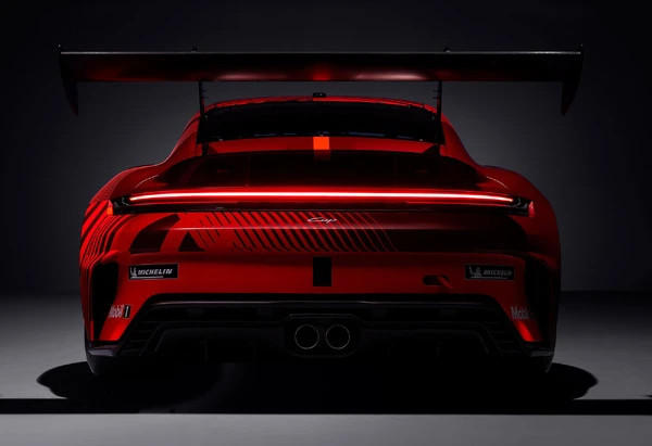 ポルシェ、新型『911カップ』発表…520馬力にパワーアップ