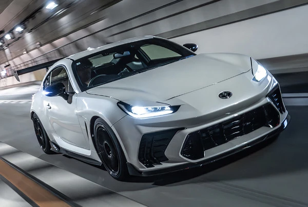 F1デザイナー監修『GR86/BRZ』向け「エイドロ」エアロパーツが日本上陸、正規販売を開始