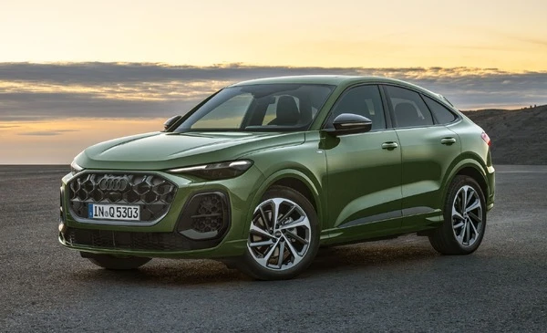 「未来感半端ない」アウディ『Q5』新型発売にSNSでは歓喜の声、実車確認の報告も続々と