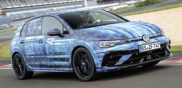 パワーは333馬力に、VW『ゴルフR』 改良新型…実車は6月26日発表予定