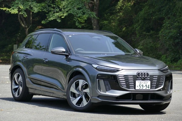 【アウディ Q6 e-tron 新型試乗】ポルシェとの共同開発でも“度を超さない”アウディらしさ…島崎七生人