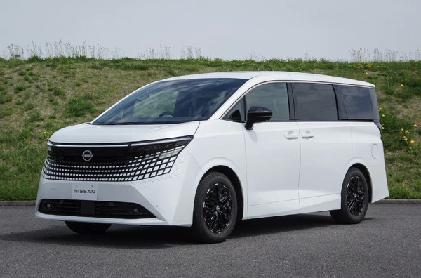 日産『エルグランド』新型のデザインの“ワケ”…土曜ニュースランキング