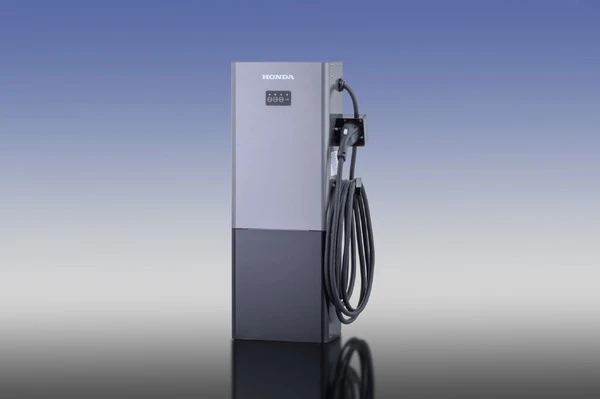 ホンダアクセス、V2H充放電器発表…EVから最大5.9kWを家庭に放電