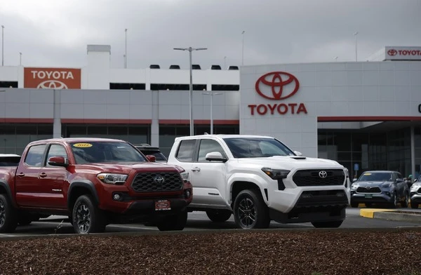 トランプ関税に「ジタバタしない」姿勢のトヨタも、米国市場で7月1日から値上げ［新聞ウォッチ］