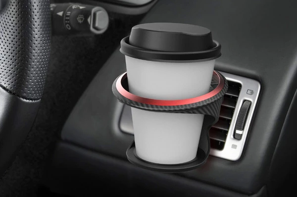 「ドリンクホルダーはエアコン吹き出し口に付けたい！」というドライバーに新作登場［特選カーアクセサリー名鑑］