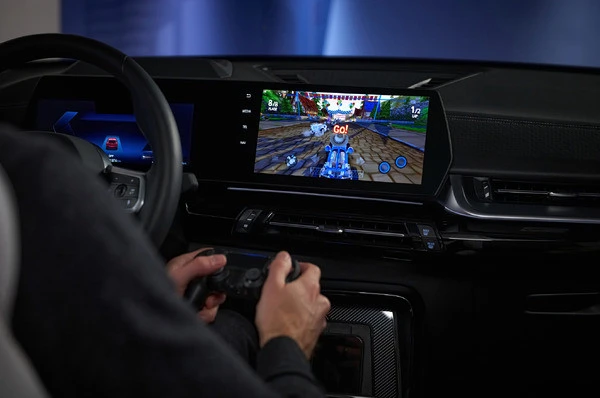 BMW「OS9」がアップグレード、「アレクサ」やZOOMが利用可能に