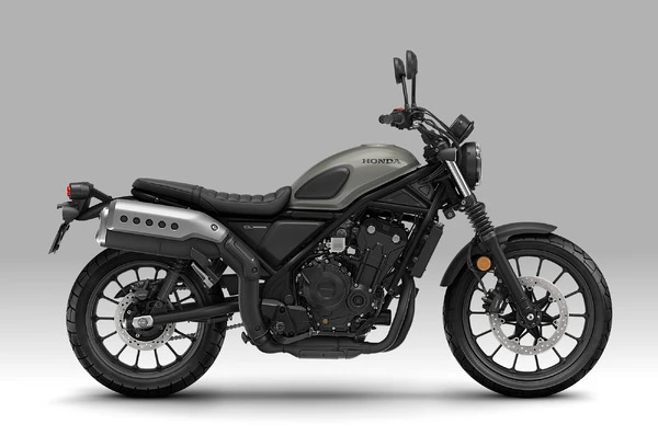 ホンダのスクランブラー『CL500』が足つき＆快適性を改良！ 価格は97万3500円