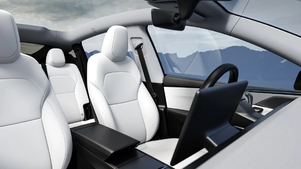 テスラ、完全自動運転による「無人納車」に世界初成功