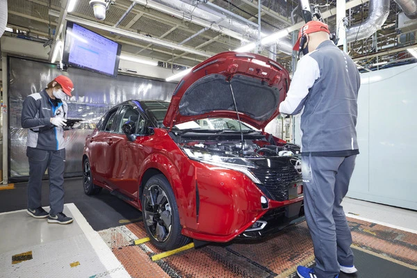 日産株価が続落、2027年度末で追浜工場の生産終了へ