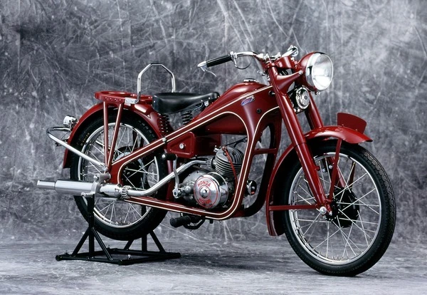 「ドリーム D型」から76年、ホンダの二輪車が生産5億台達成