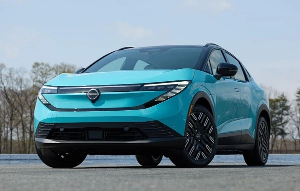 日産『リーフ』新型、米ワーズ社「10ベストエンジン&推進システム」に選出…3-in-1パワートレイン搭載