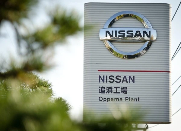 崖っぷちの日産、追浜・湘南2工場閉鎖検討、国内でも事務系の早期退職募集へ［新聞ウォッチ］