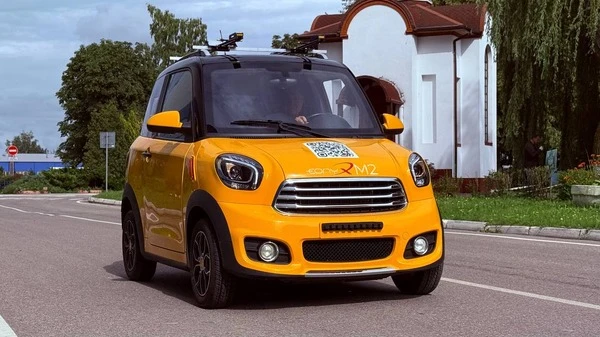 背高MINI？ 全長2.8mの2シーターEV『EONYX M2』発表…ロシア・アフトトル