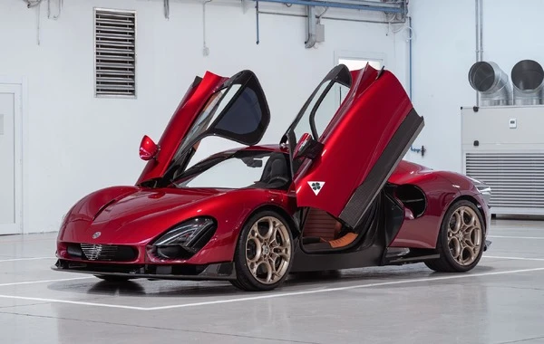 アルファロメオのスーパーカー『33 Stradale』、モビリティデザイン部門で優秀賞…第29回コンパッソ・ドーロ賞