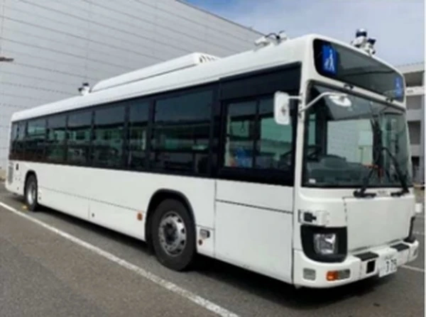川崎市の自動運転バス実証実験、いすゞ『エルガ』を加え2台体制に…レベル4実現めざす