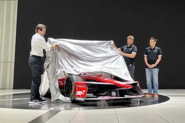 好調の日産フォーミュラEチーム、桜デザインのマシンで東京E-Rixに挑む