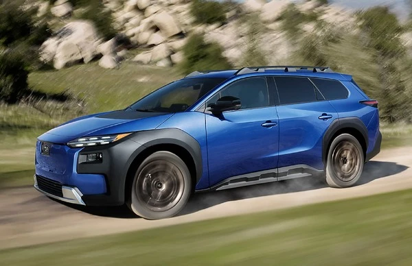 スバル、新型EV『E-アウトバック』発表、ソルテラよりも大型の“冒険SUV”