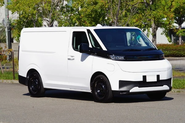フォロフライのEVバン「F11」、定員が1名多い3人乗りの受注開始…航続479km