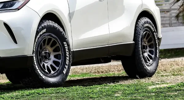 モンスタタイヤ「TERRAIN GRIPPER」、2サイズ追加発売…片面にホワイトレター