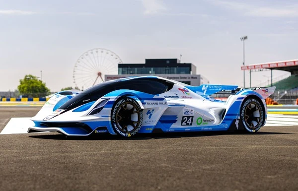 ボッシュ、最新水素レーシングカー『H24EVO』発表…ルマン24時間レースでデモ走行へ