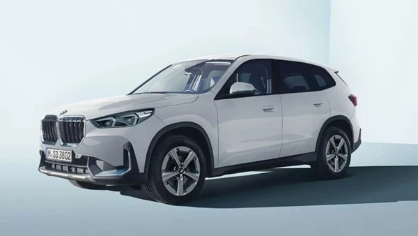 BMW X1、新エントリーモデル「オリジナル」追加…525万円